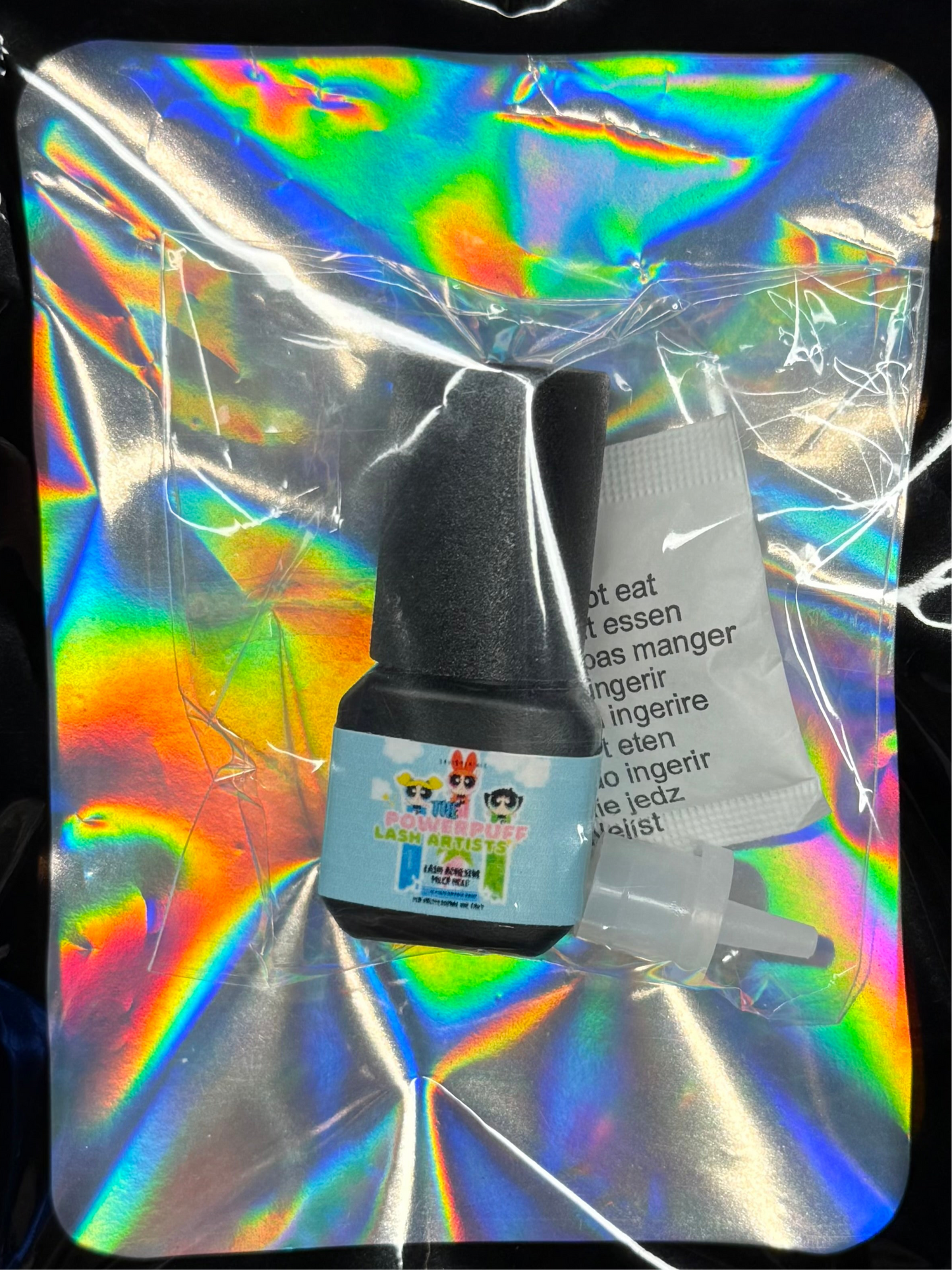 The Powerpuff Lash adhesive